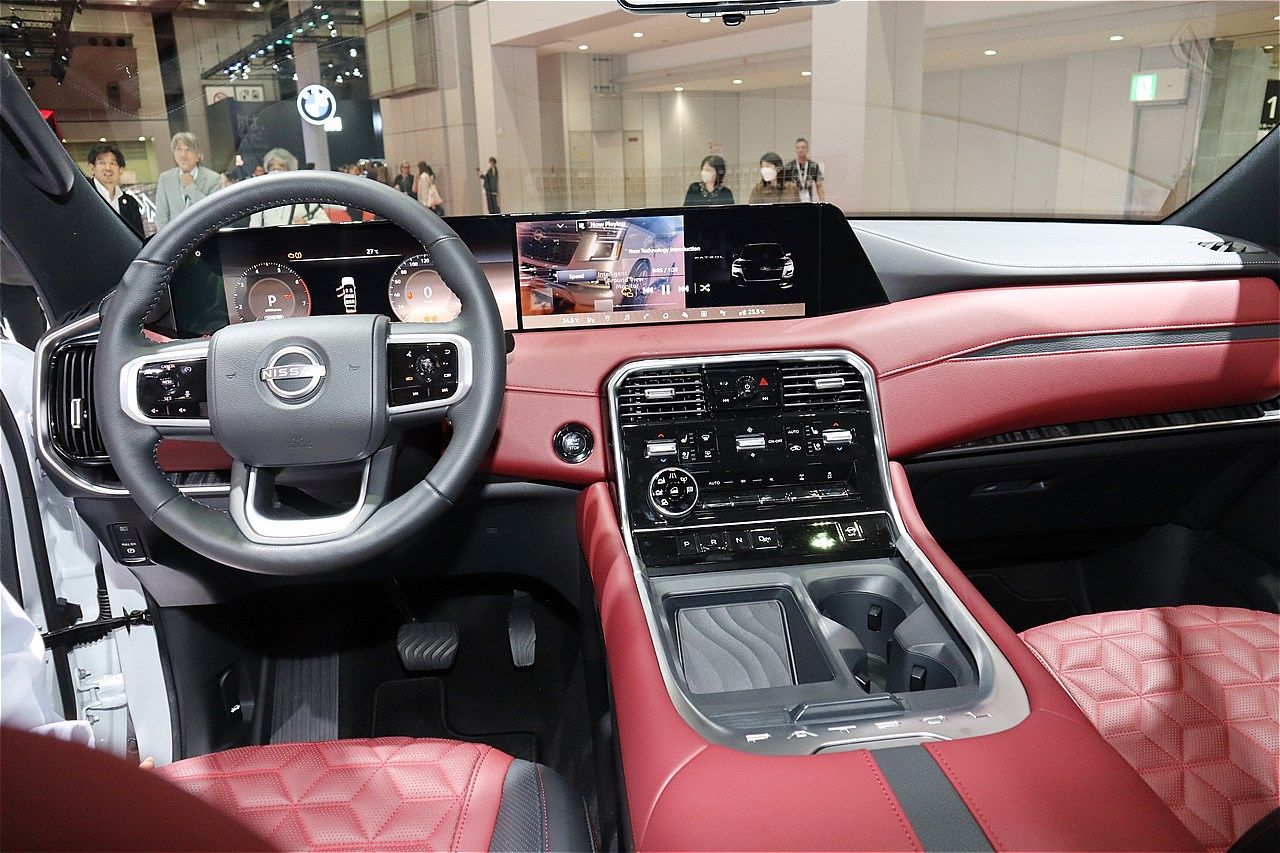 ジャパンモビリティショー2025に展示された日産の新型「パトロール」（筆者撮影）