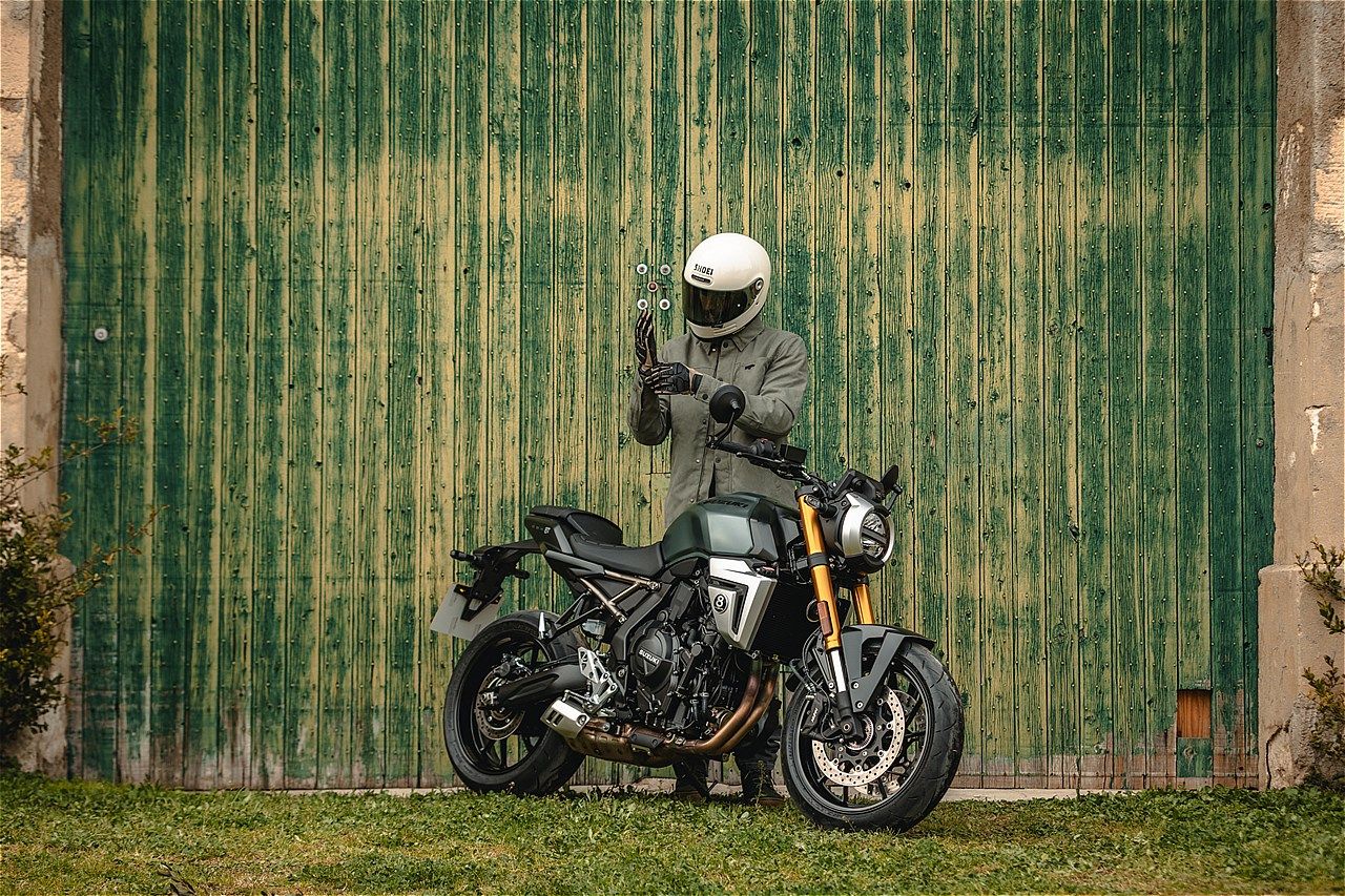 スズキの新型「GSX-8T/GSX-8TT」（写真：スズキ）