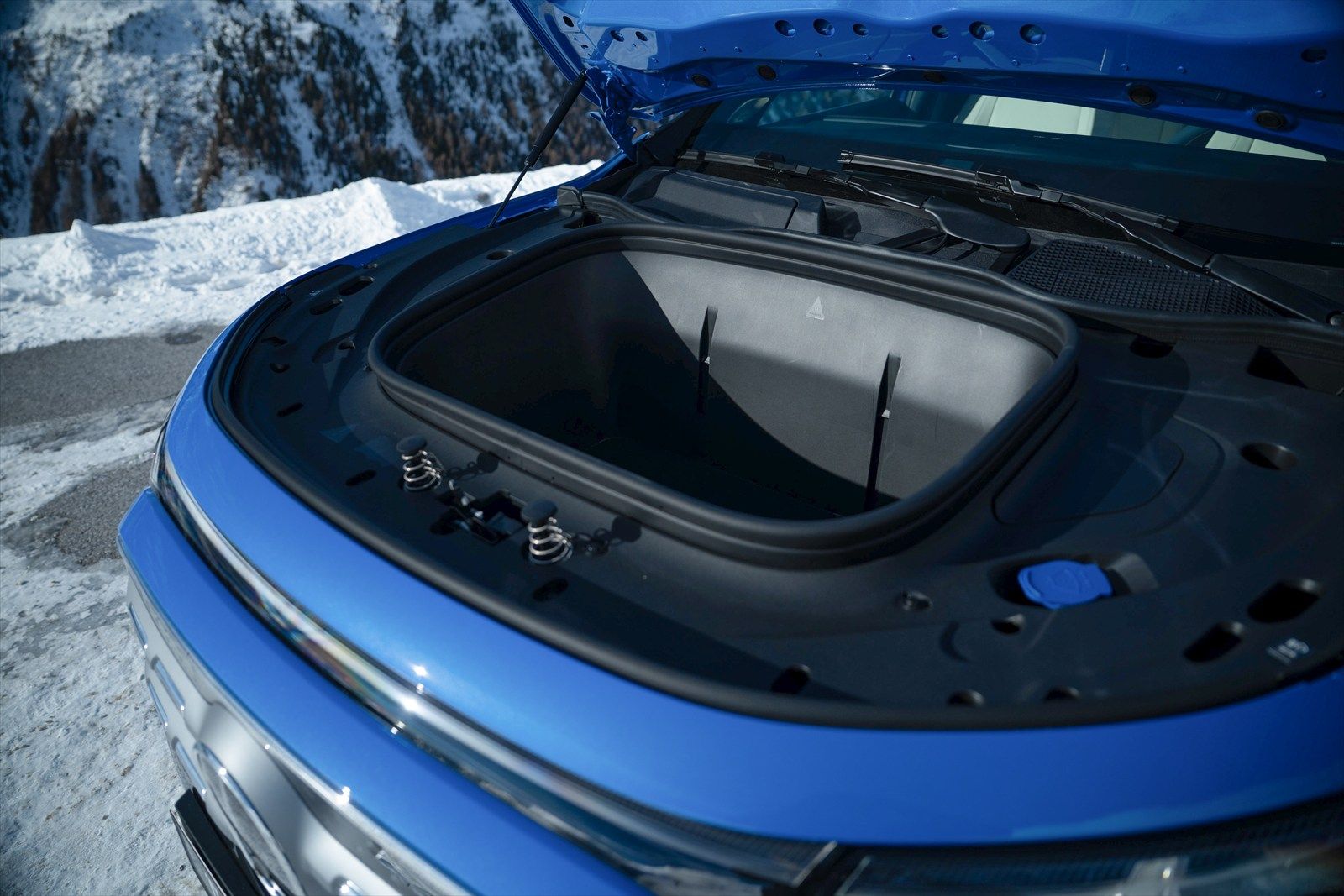 メルセデス・ベンツGLB（写真：Mercedes-Benz）