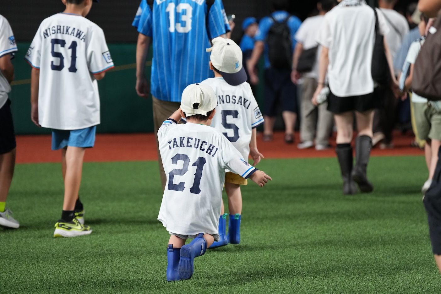 試合後のフィールドウォーク（写真：西武ライオンズ）