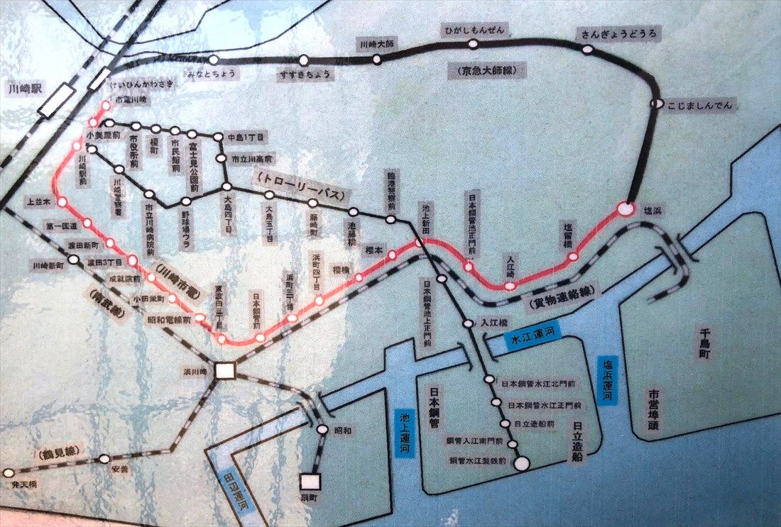 昭和30年代の市電、トロリーバス等の路線図。トロリーバスはテニスのラケット型の路線を走っていた（筆者撮影）