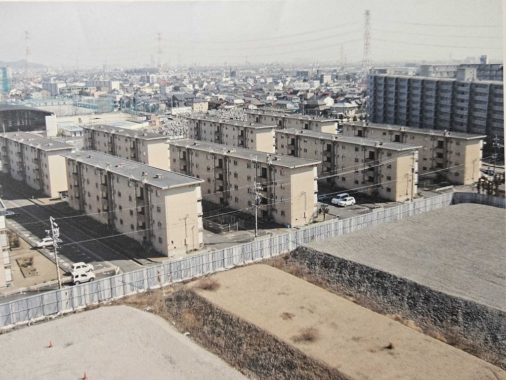 建て替え事業中の長谷川住宅（北方住宅）。4階建ての住棟が一定の間隔で整然と並んでいる（写真：岐阜県都市建築部住宅課提供）