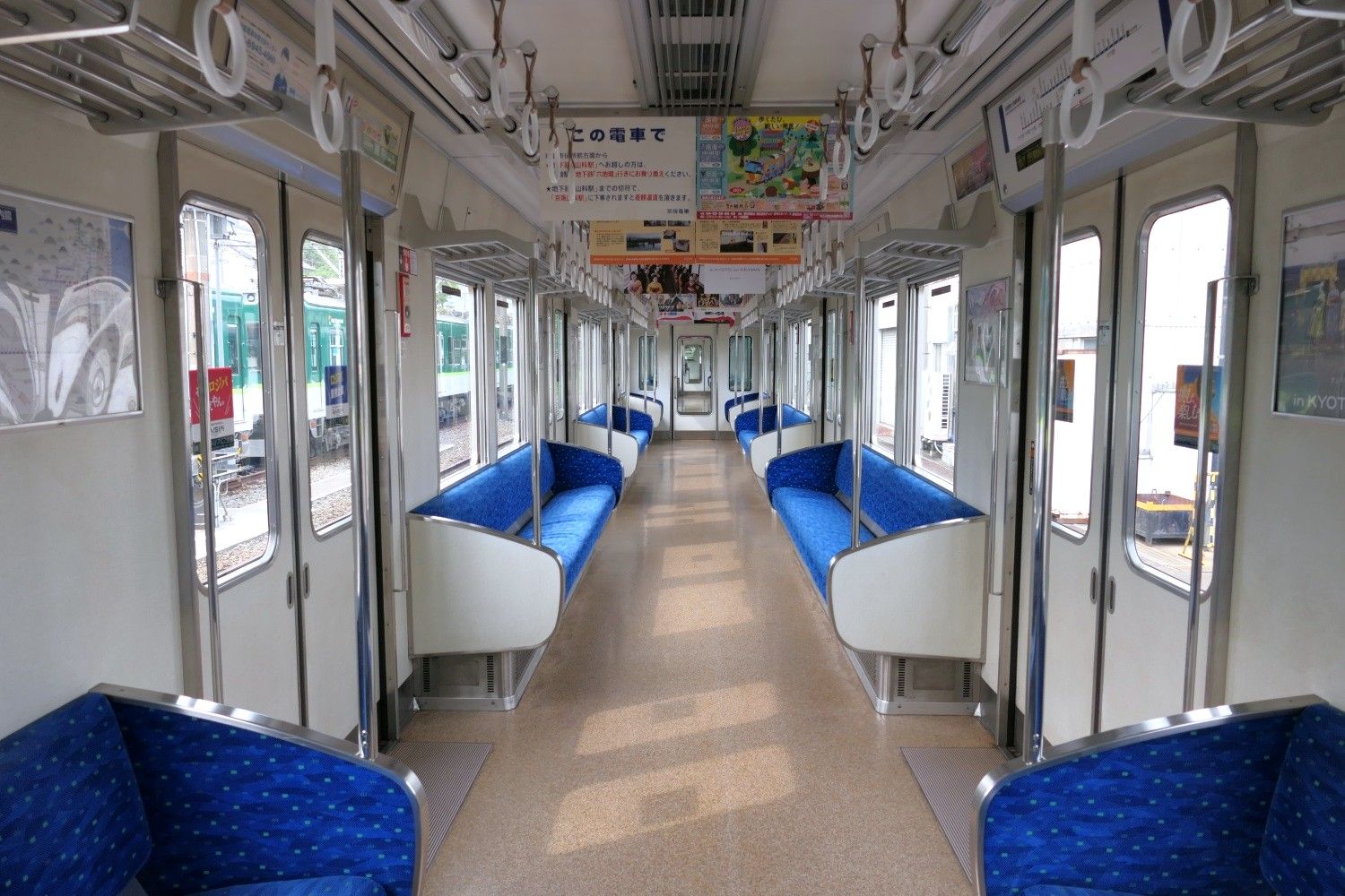 京阪電気鉄道　800系　客室内　ロングシート