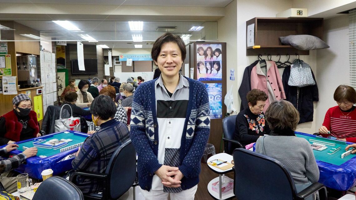「健康麻雀・居酒屋麻雀 ガラパゴス 高田馬場店」のオーナーである田嶋智徳さん(写真:筆者撮影)