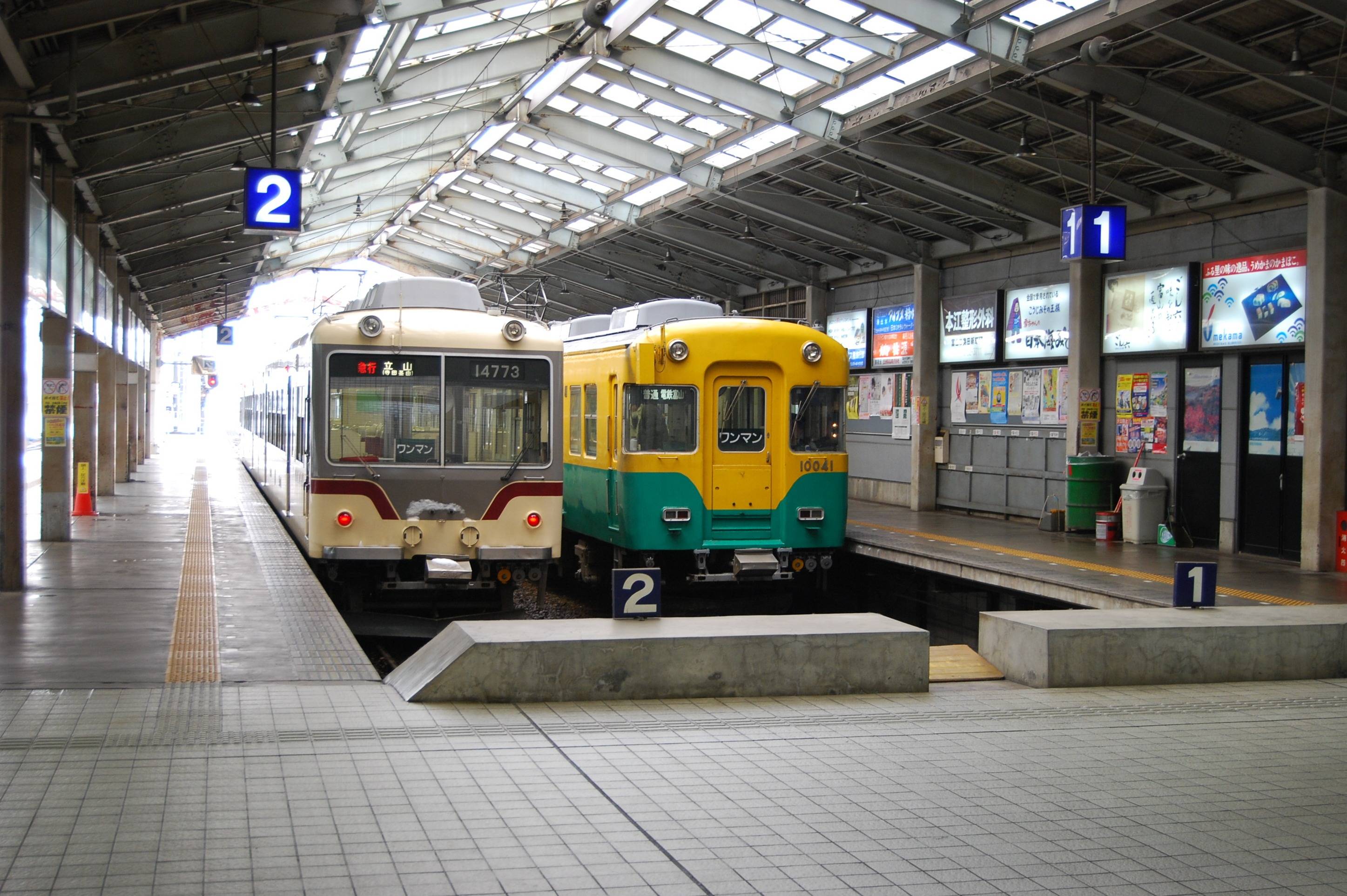 列車の色合いやフォルムも可愛らしい（写真提供：富山県ロケーションオフィス）