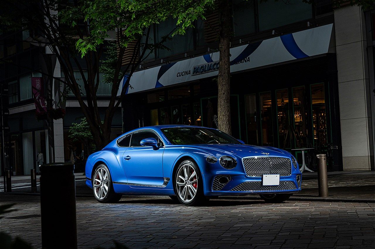 ベントレーの3代目「コンチネンタルGT」（写真：三木 宏章）