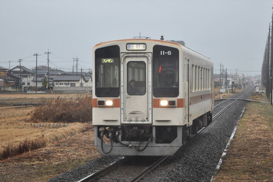 路線延伸計画が進むひたちなか海浜鉄道のディーゼルカー（記者撮影）