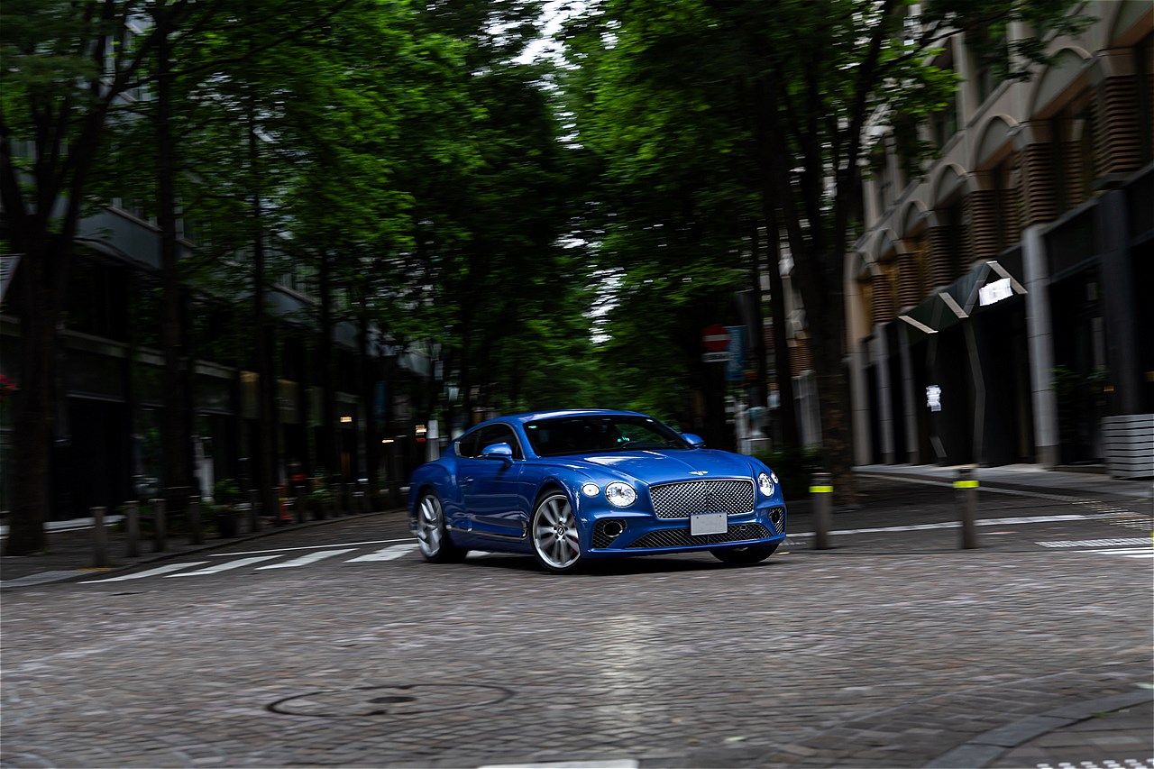 ベントレーの3代目「コンチネンタルGT」（写真：三木 宏章）