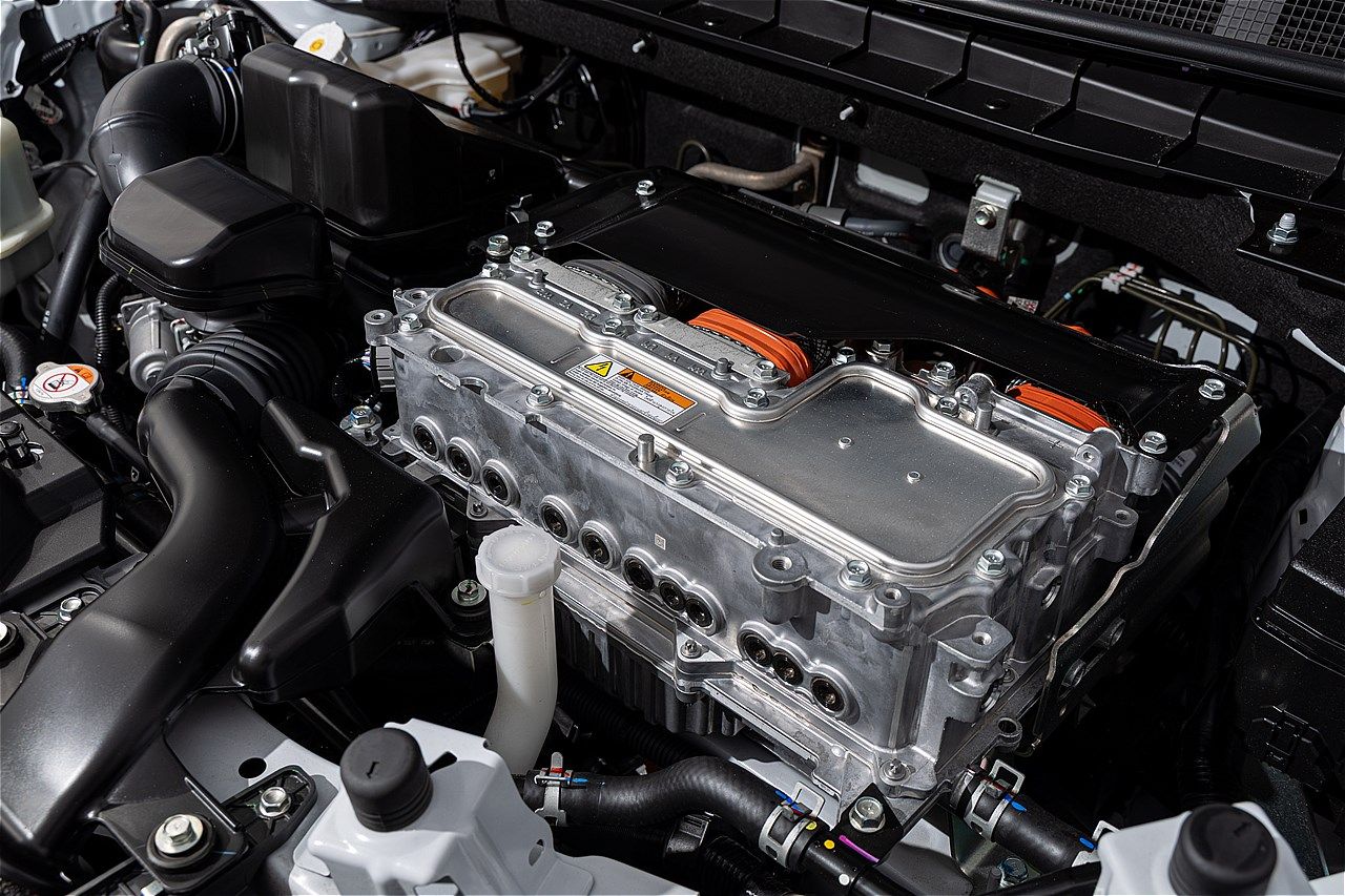 三菱の新型SUV「エクスフォースHEV」（筆者撮影）