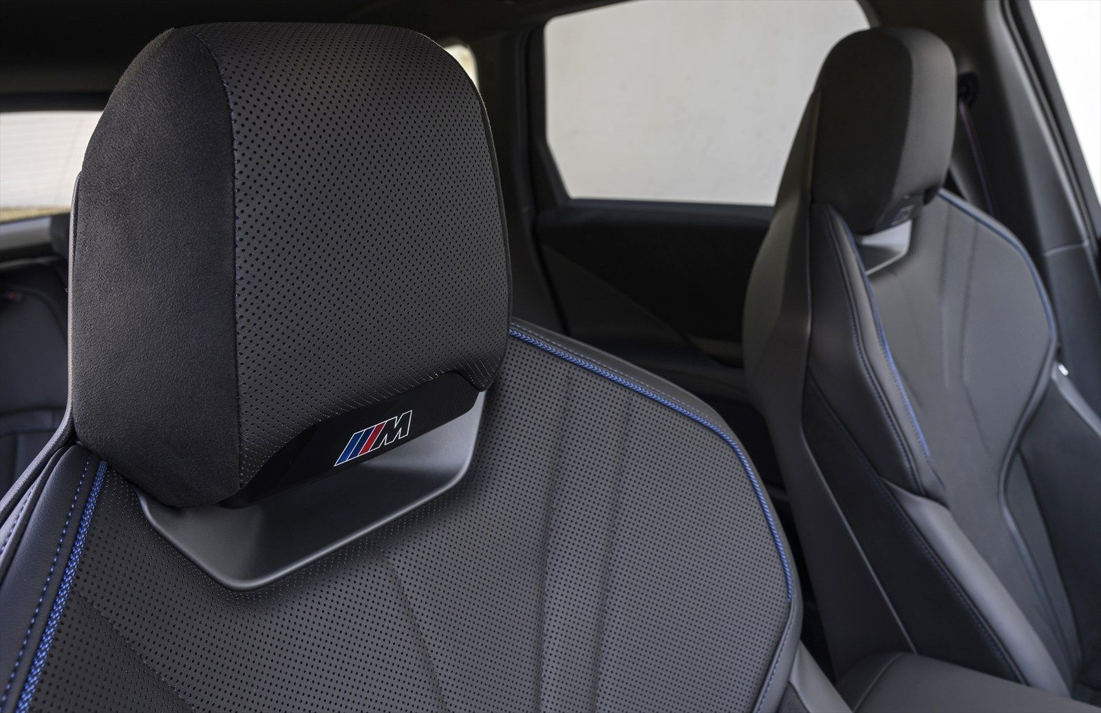 BMW iX3（写真：BMW）