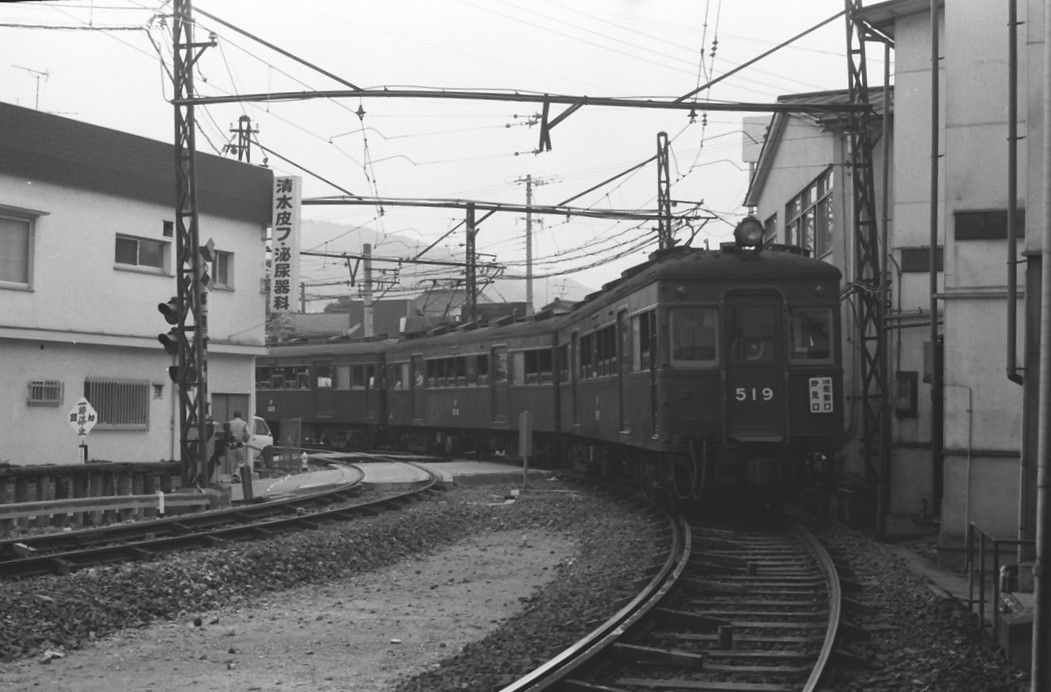 元阪急500系の能勢電鉄500型。戦前に製造された車両で、1967年から能勢電鉄に譲渡された（撮影：南正時）