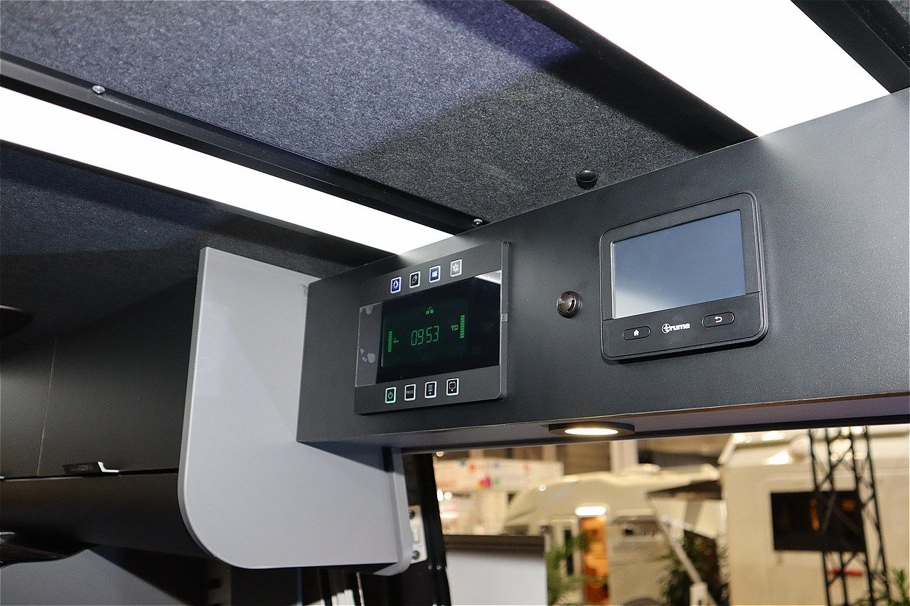 スター・ウォーズの世界観が広がるトイファクトリーのキャンピングカー「ダビンチ6.0＜スター・ウォーズ＞エディション」（筆者撮影）