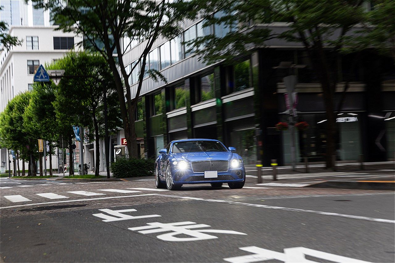 ベントレーの3代目「コンチネンタルGT」（写真：三木 宏章）