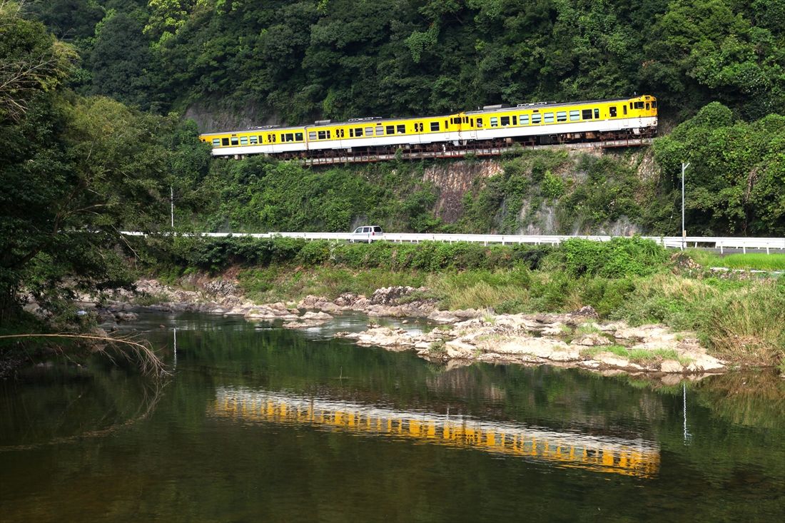 芸備線を走るキハ40形・47形の列車（撮影：南正時）