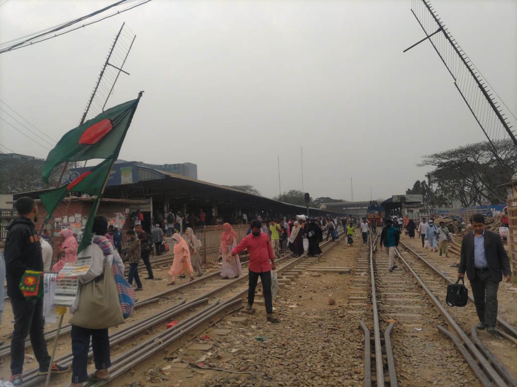 空港の最寄り駅（筆者撮影）