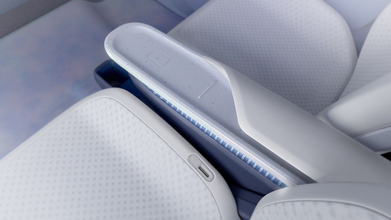 スズキ「ビジョンe-スカイ」（写真：スズキ）