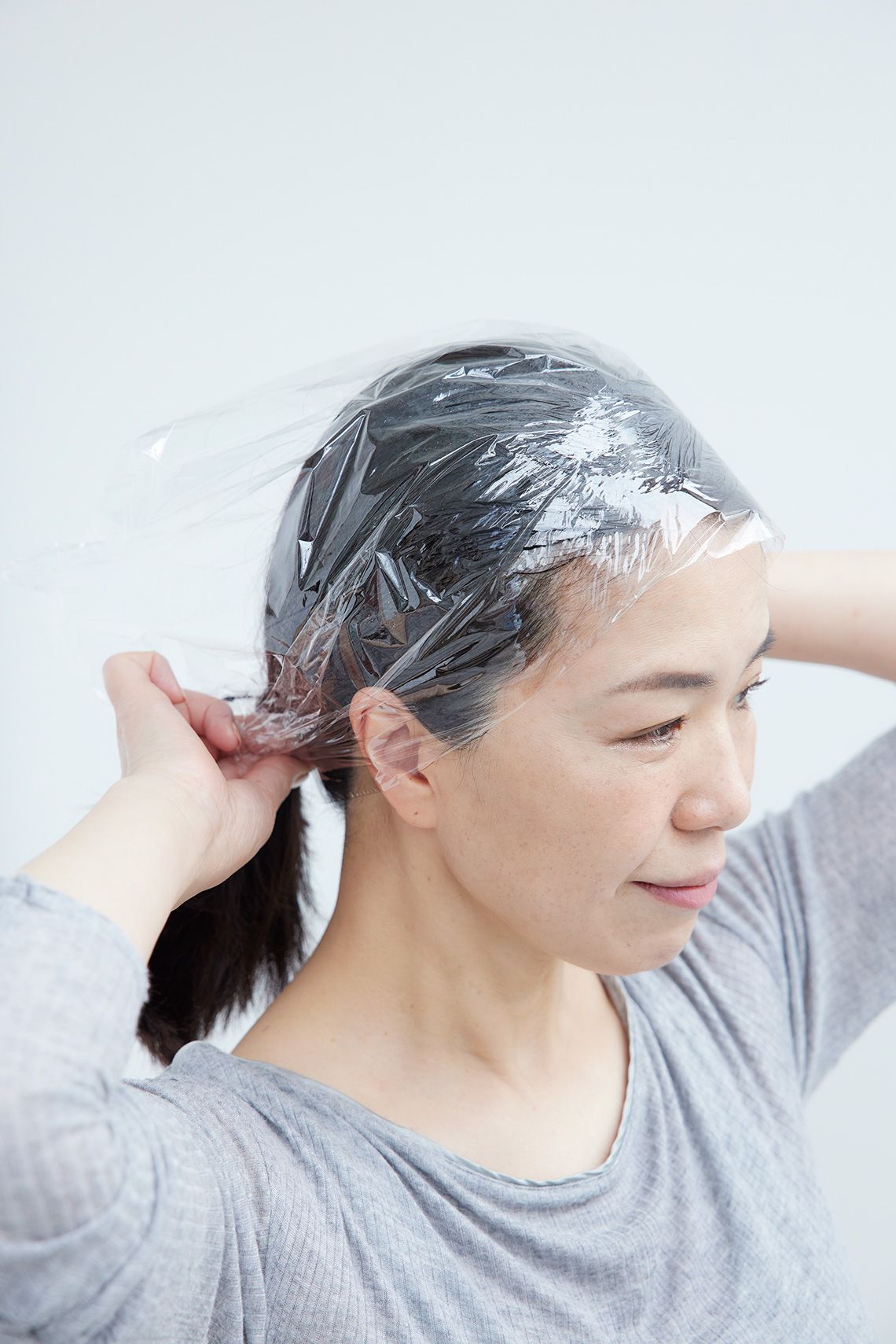 カラートリートメントできれいに根元を染める方法