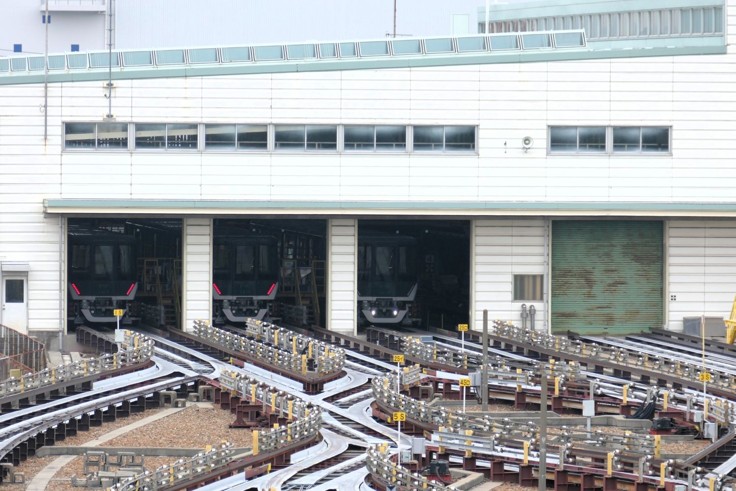 六甲ライナー　3000形　車両基地