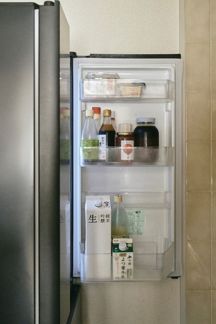 基本食材を決めて買うことで、冷蔵庫の中も常にすっきりした状態に（撮影：メグミ）