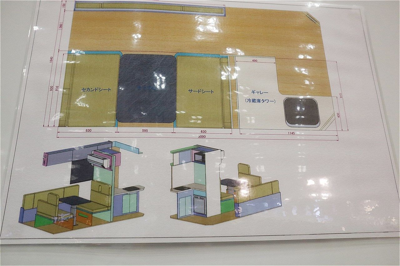 ロータスRV販売が展示していた新型キャンピングカー「オルカ」（筆者撮影）