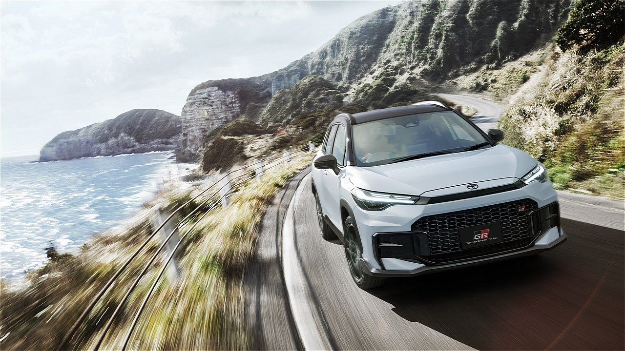 トヨタ「カローラ クロスGR SPORT」（写真：トヨタ自動車）
