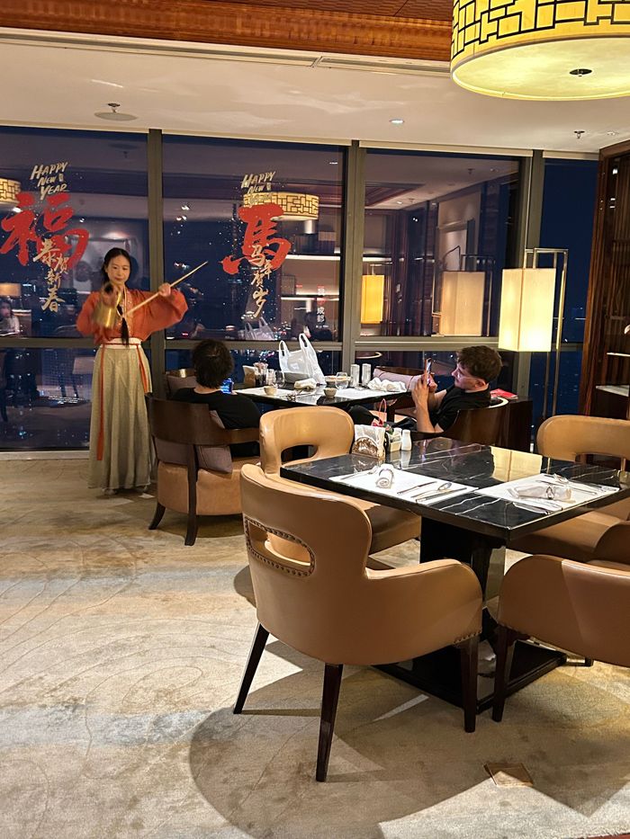 クラブラウンジでは、毎晩茶芸のパフォーマンスが披露された（筆者撮影）