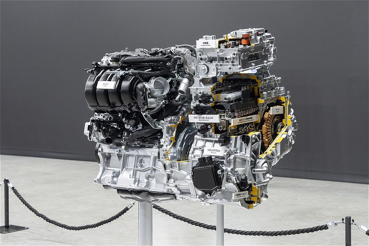 新型のPHEVエンジンユニット（写真：トヨタ自動車）