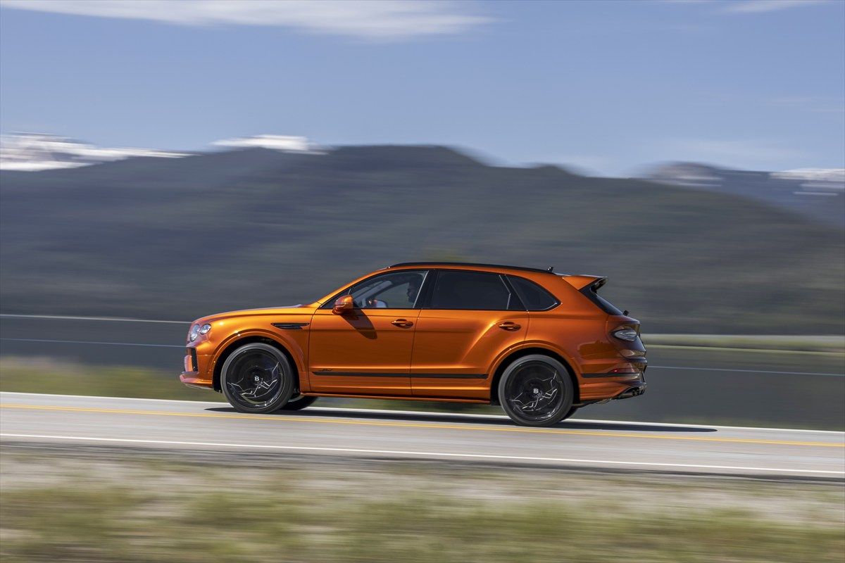 ベントレー ベンテイガ・スピード（写真：Bentley Motors）