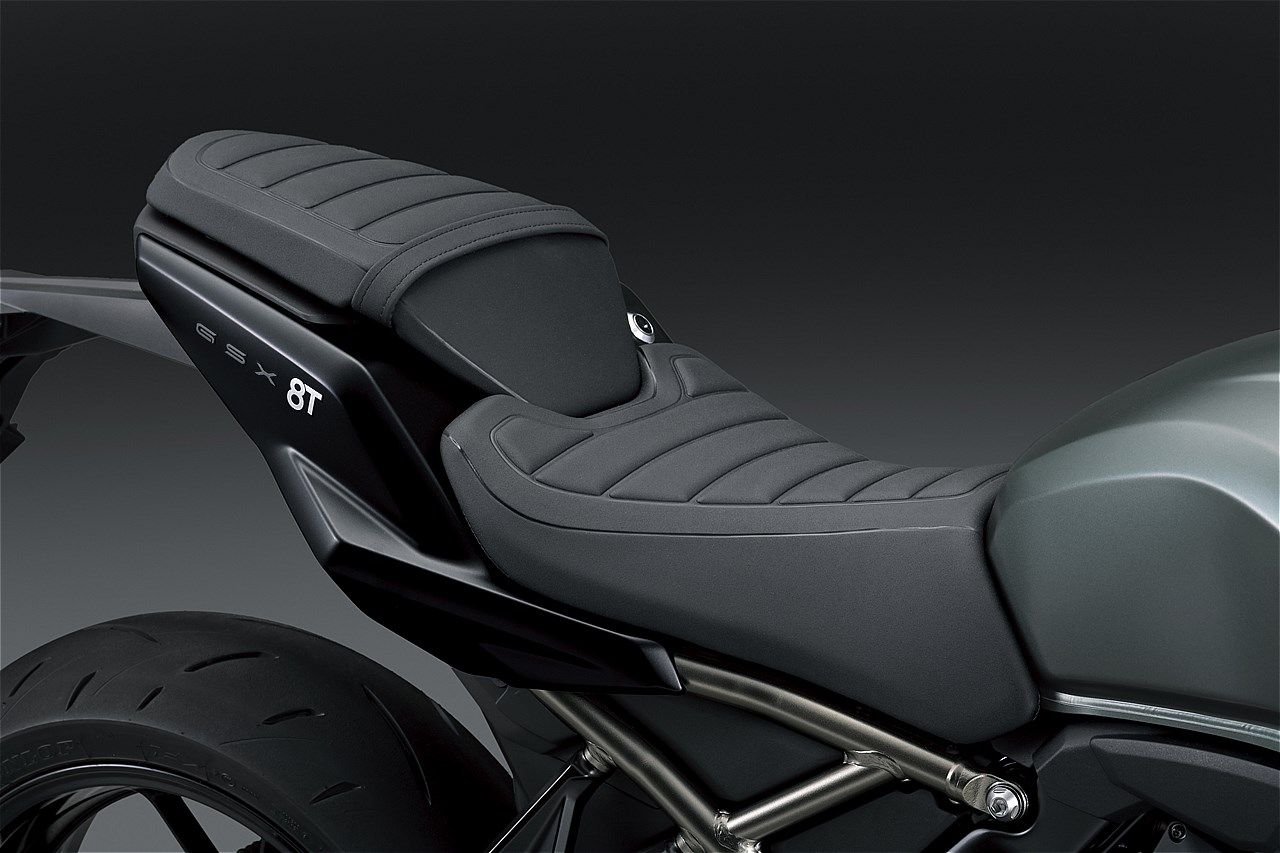 スズキの新型「GSX-8T/GSX-8TT」（写真：スズキ）