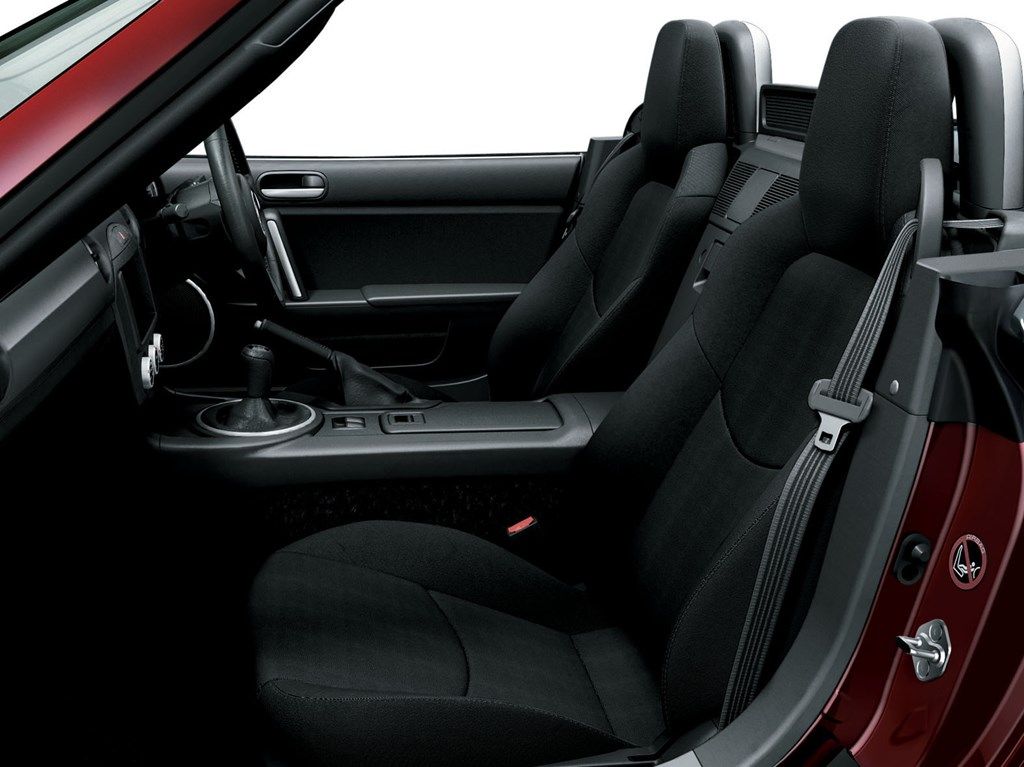 マツダの3代目「ロードスター（NC3）」（写真：マツダ）