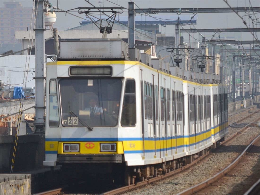 マニラLRT1号線のBN製初代（1G）車両。2024年初の時点で営業運転から外れている（筆者撮影）