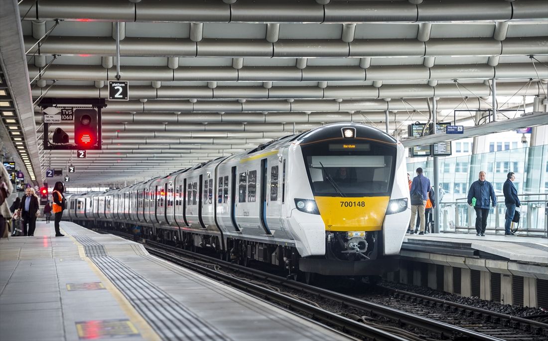 ロンドン・ブラックフライヤーズ駅に入線するゴヴィア・テムズリンク・レールウェイの電車、クラス700（写真：Govia Thameslink Railway）