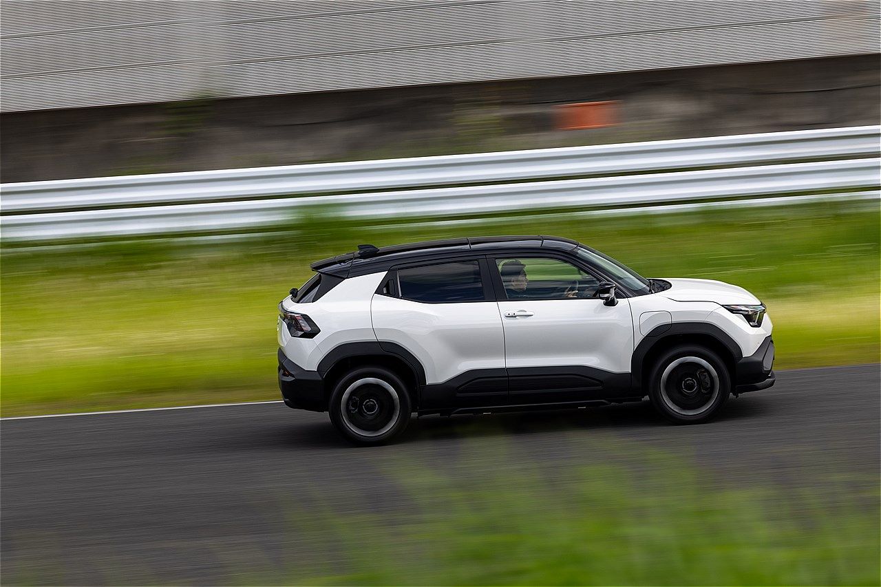スズキの新型「eビターラ プロトタイプ」（写真：三木 宏章）