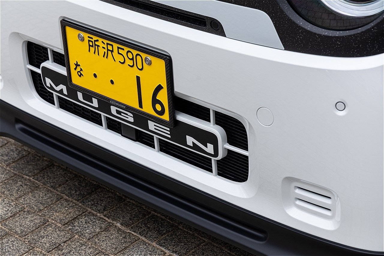 無限パーツを装着したホンダ「N-ONE e:」（写真：三木 宏章）