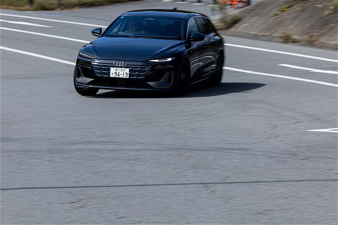 アウディの新型BEV「A6アバントe-tron」（写真：三木 宏章）