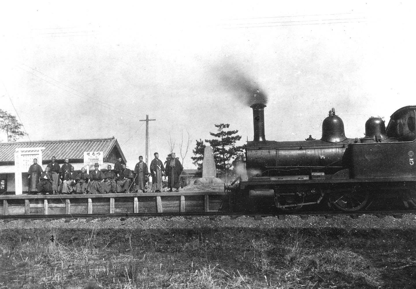 1914年の鶴瀬駅開業時の記念写真。同駅は現在の東武東上線の最初の区間と同時に誕生した（写真：東武博物館）