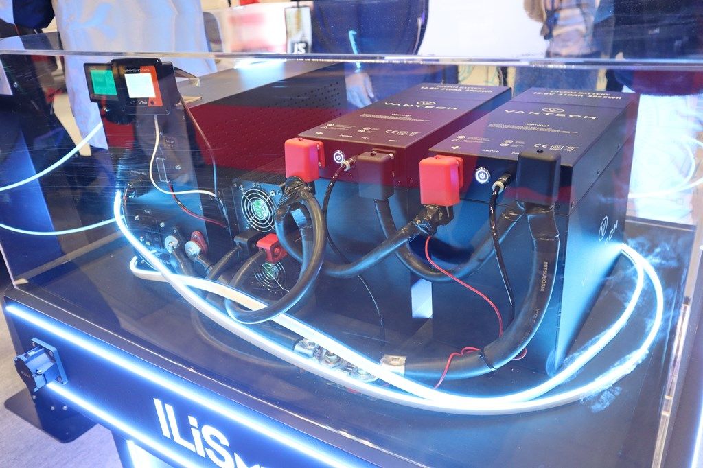 いすゞ「トラヴィオ」をベースにした、バンテックの新型キャンピングカー「コルド リーブス」（写真；筆者撮影）