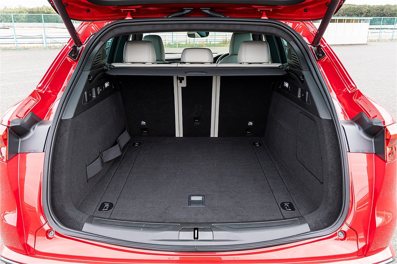 マセラティ「グレカーレ トロフェオ」（写真：三木 宏章）