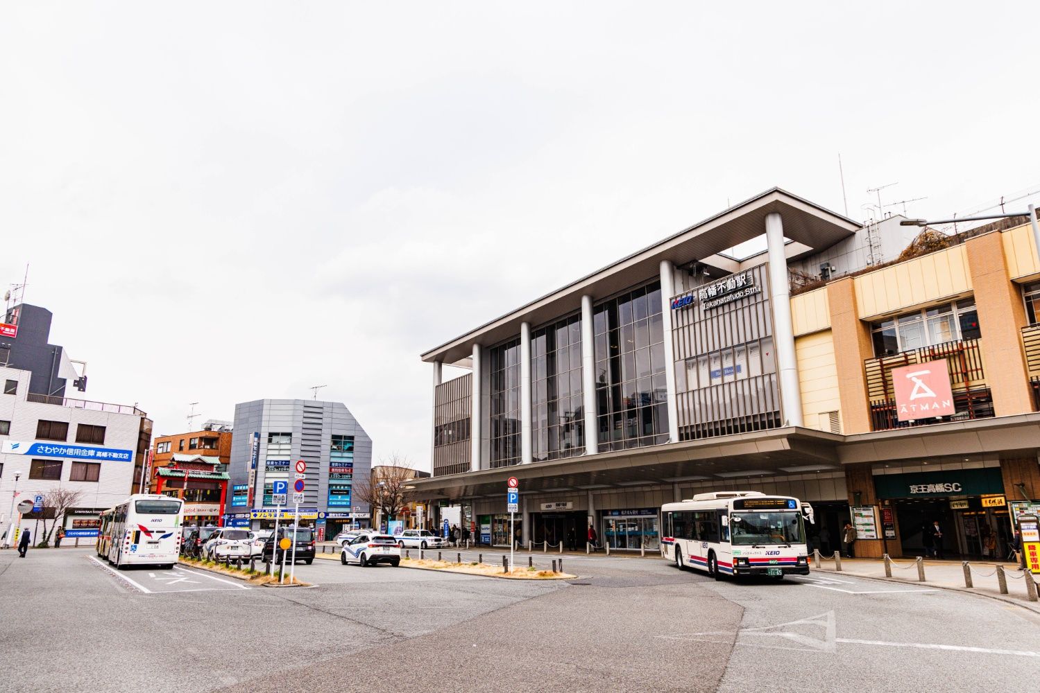 高幡不動駅南口。駅ビルには京王高幡ショッピングセンターが入っている（撮影：鼠入昌史）