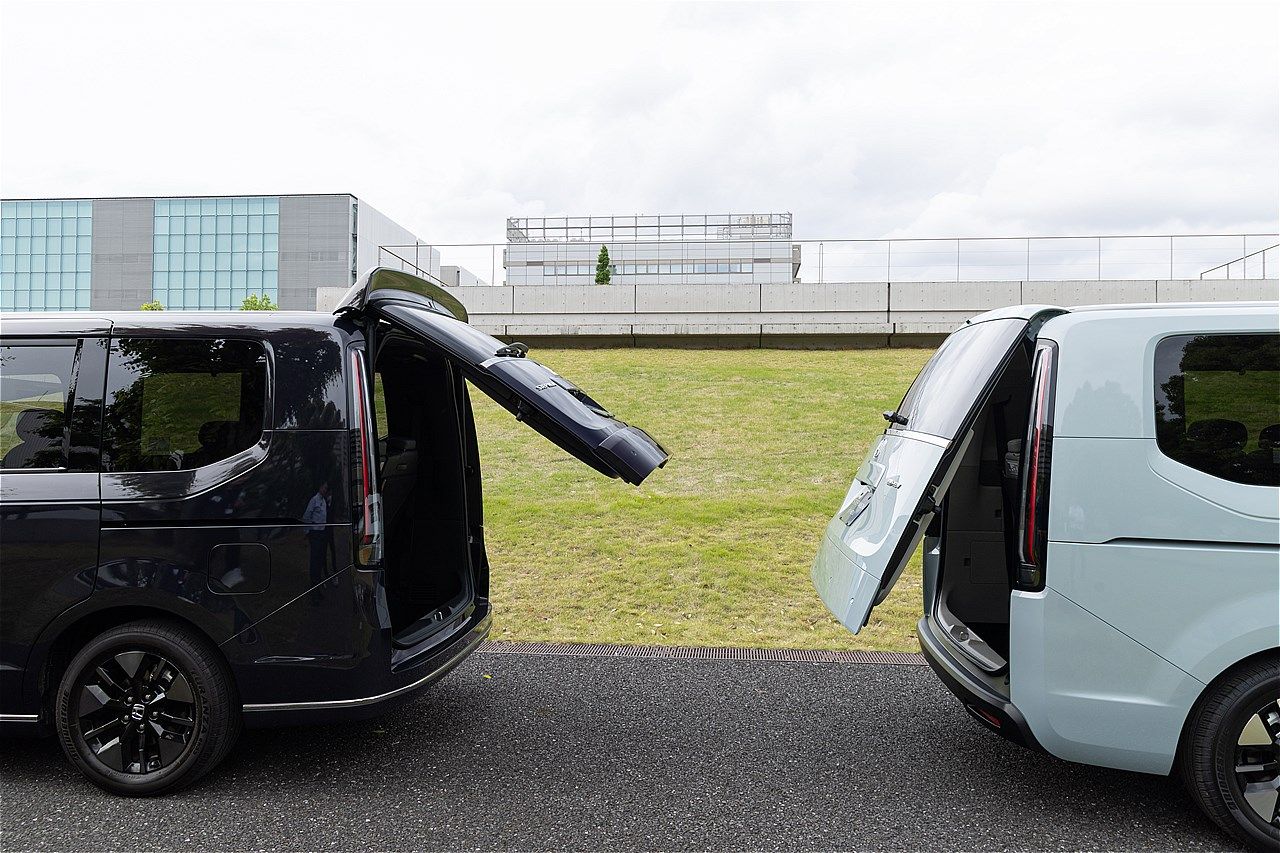 ホンダ「ステップ ワゴン エアーEX」（写真：三木 宏章）