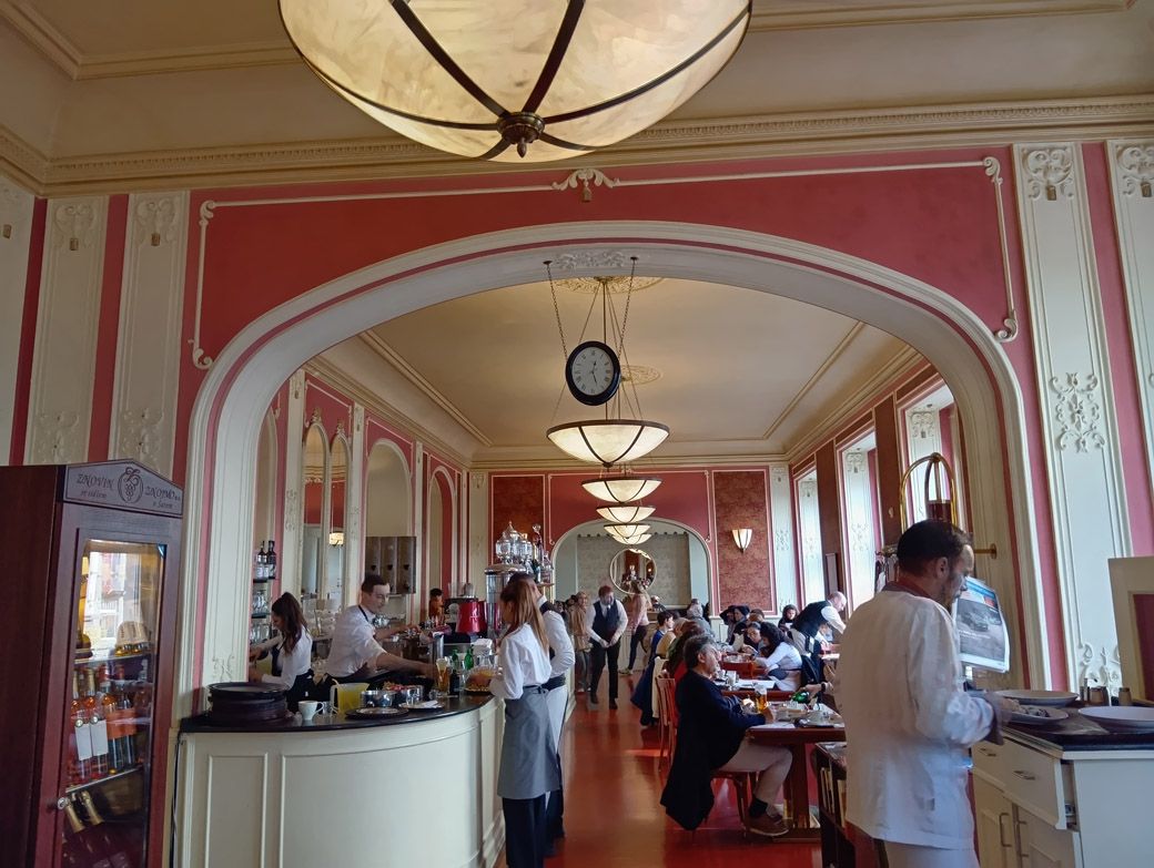 アインシュタインが通ったチェコのカフェ（写真：筆者撮影）