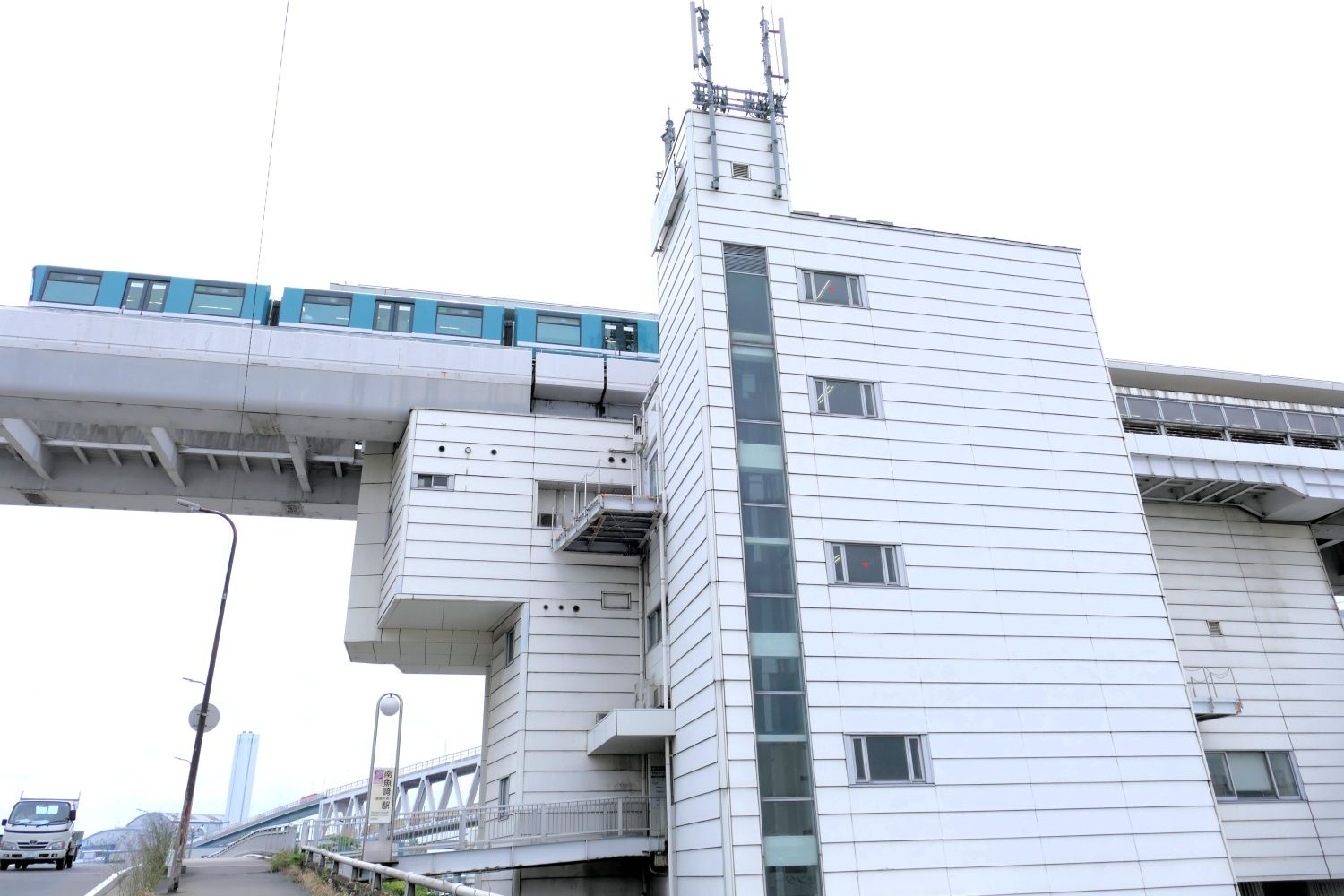 六甲ライナー　南魚崎駅