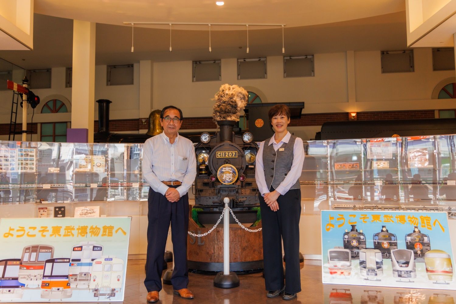 東武博物館の山田智則館長（左）と学芸担当課長の山田貴子学芸員（撮影：鼠入昌史）