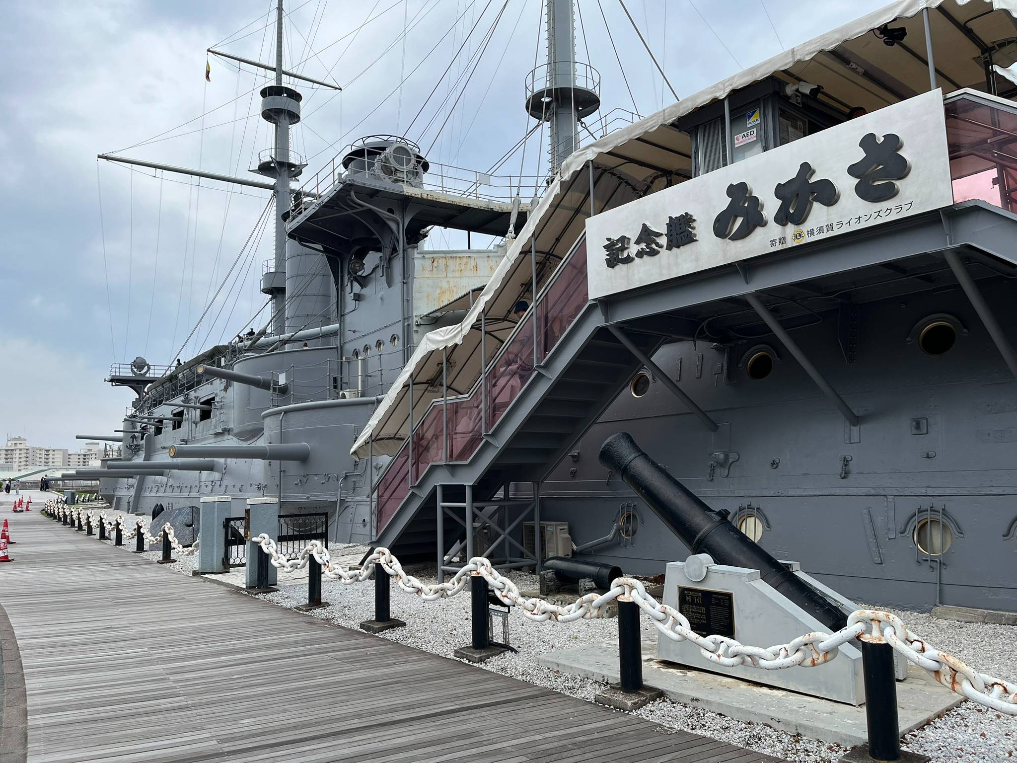 高校生以上は有料ですが、記念艦「みかさ」の中を見学することもできます（筆者撮影）