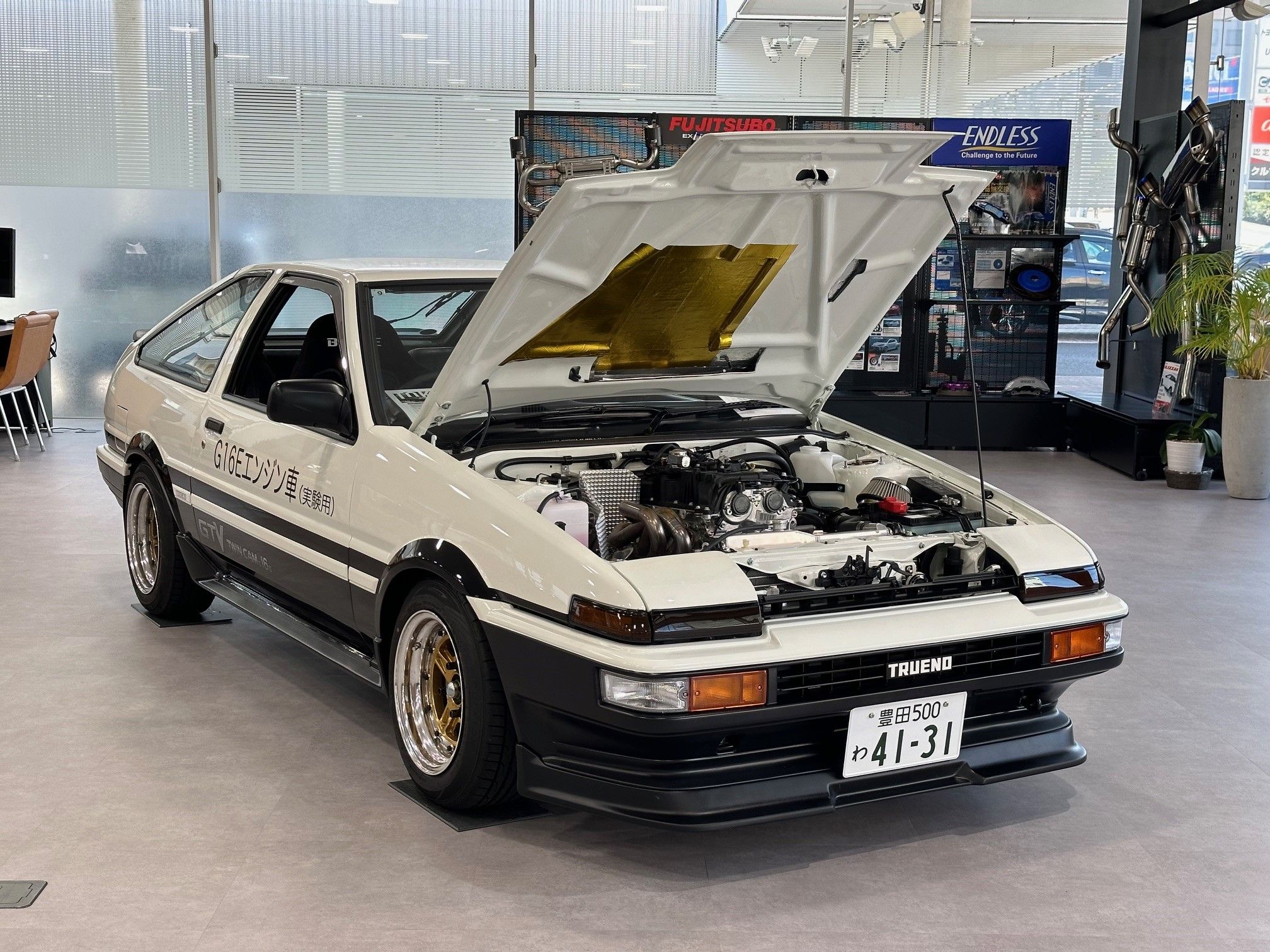 トヨタ「AE86 G16E Concept」「AE86 BEV Concept」（筆者撮影）