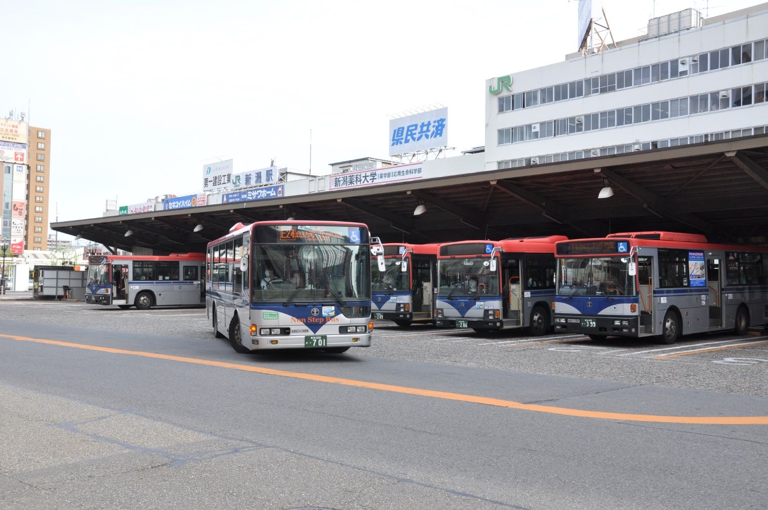 新潟駅　万代口バスターミナル