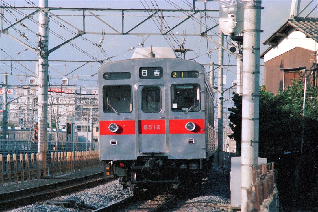 東横線の各駅停車に使用されていた8500系（撮影：橋爪智之）