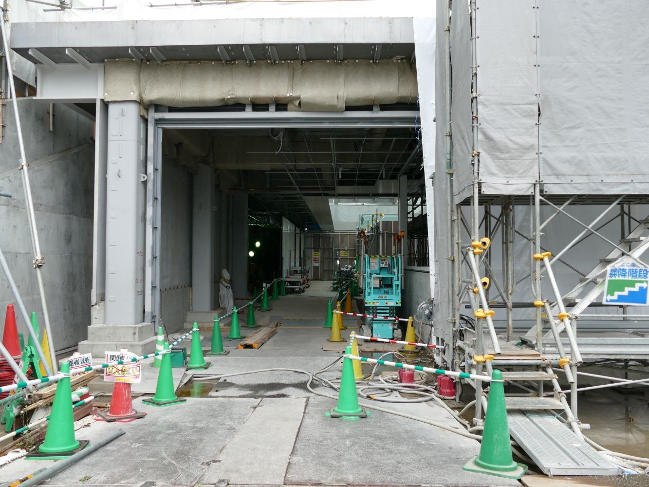 工事中の下北沢駅＝2016年6月（記者撮影）
