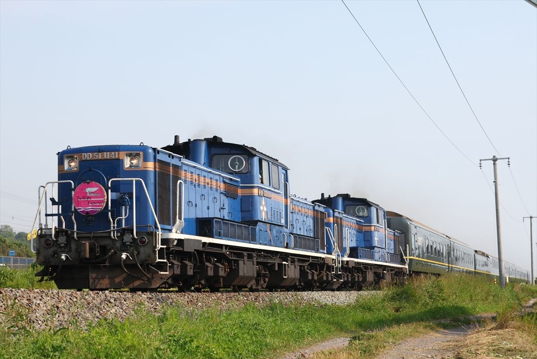 DD51形重連が牽引する「トワイライトエクスプレス」（撮影：南正時）