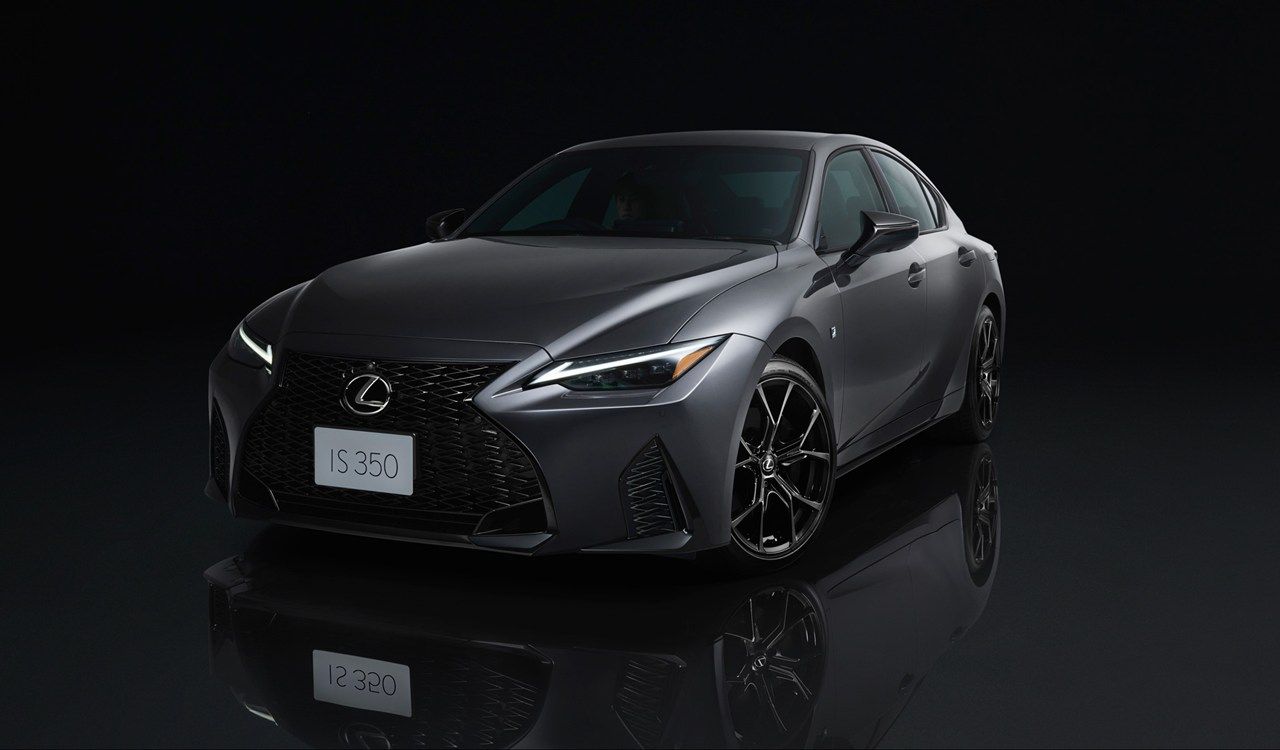 2025年8月4日発売のレクサスIS350 特別仕様車“F SPORT Mode Black Ⅳ”（写真：トヨタ自動車）